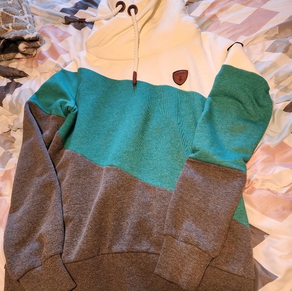Wannakome Hoodie - Picture 4 of 5